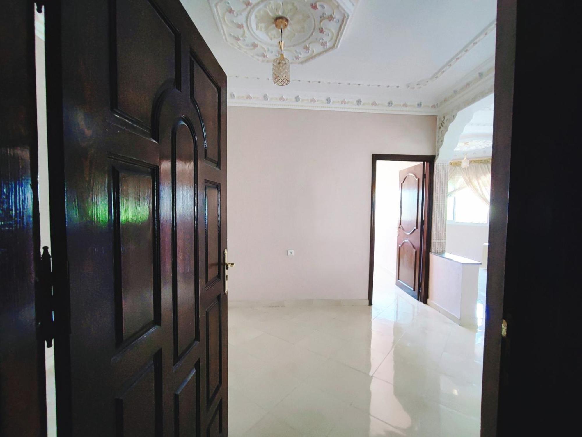 Au Premier Etage 3 Facades Et 2 *